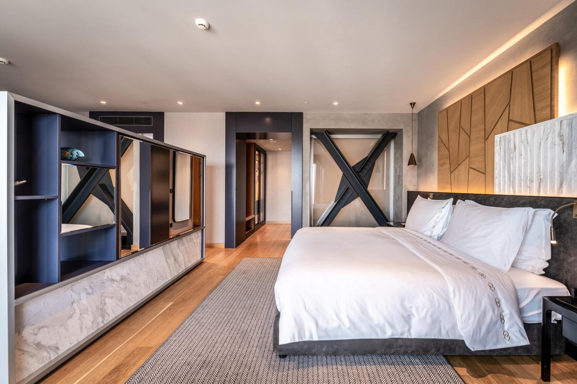 Sofitel Istanbul Taksim Hotel Екстериор снимка A bedroom at the hotel